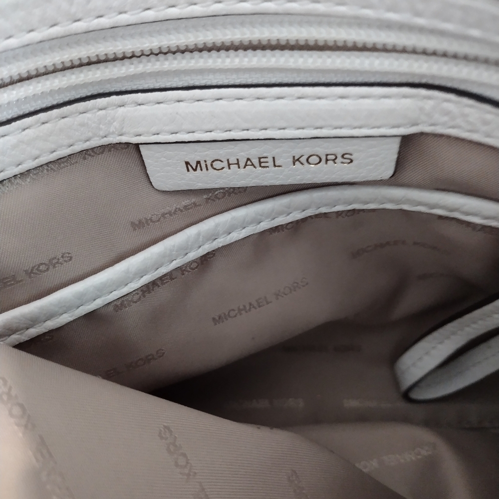 Michael Kors Newbury Leather Shoulder Bag Gold Chain Handles Off White - Picture 9 of 10